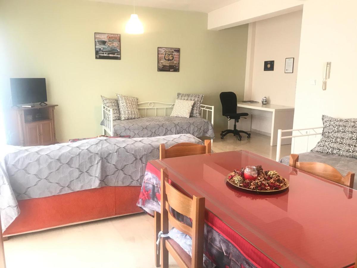 Διαμέρισμα 65 Τμ Στην Καρδιά Της Πόλης Trípoli Kültér fotó